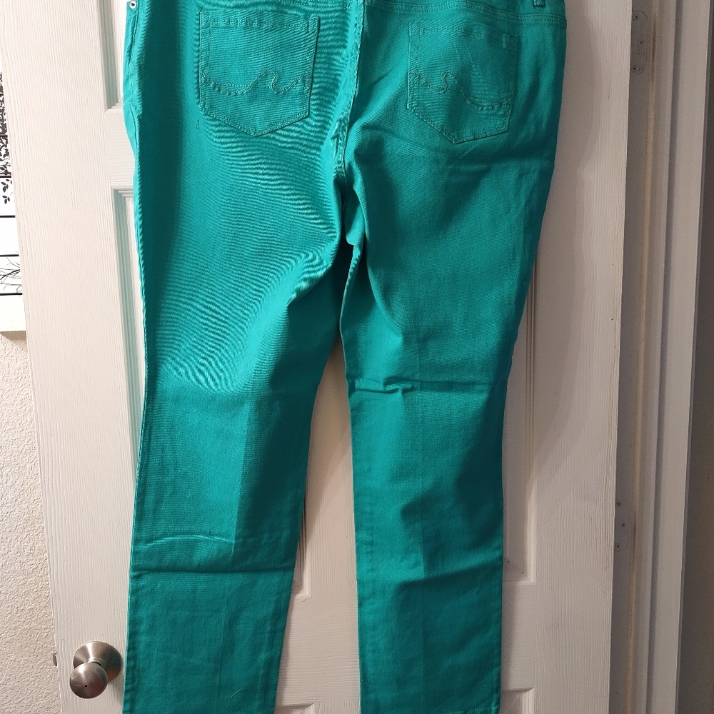 Jeans - Picture 2 of 4